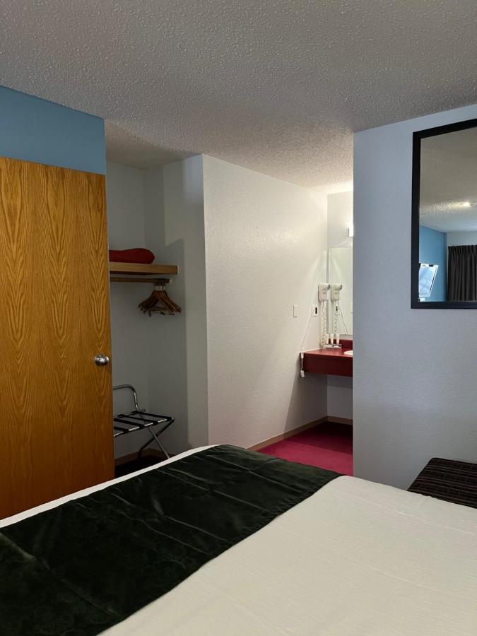 Pictured Rocks Inn And Suites Мунизинг Экстерьер фото