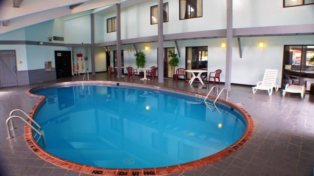 Pictured Rocks Inn And Suites Мунизинг Экстерьер фото